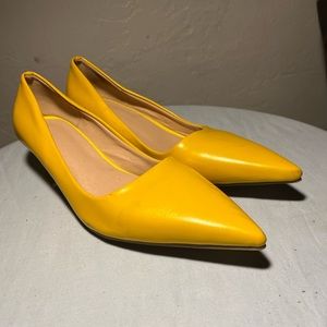 ☀️ Yellow ☀️ Kitten Heels (Unlabeled) size 38/9